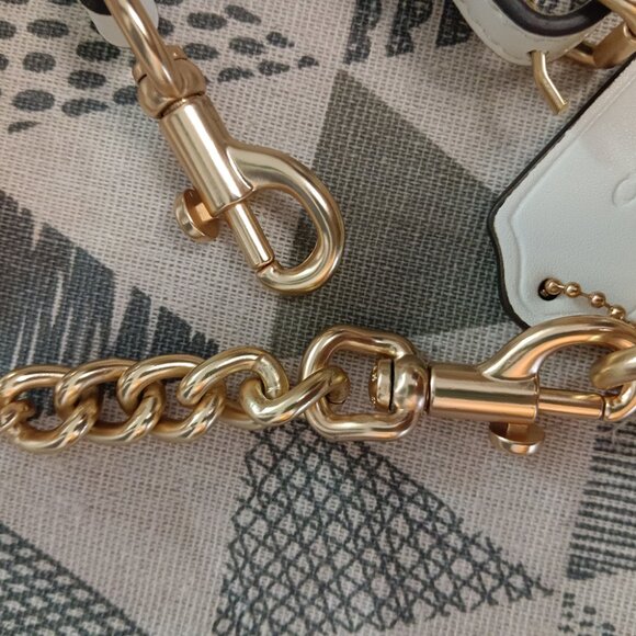 Coach Jules Hobo in Signature Canvas shoulder bag Crossbody Bag - Picture 6 of 6